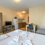 Apollon Apartment *