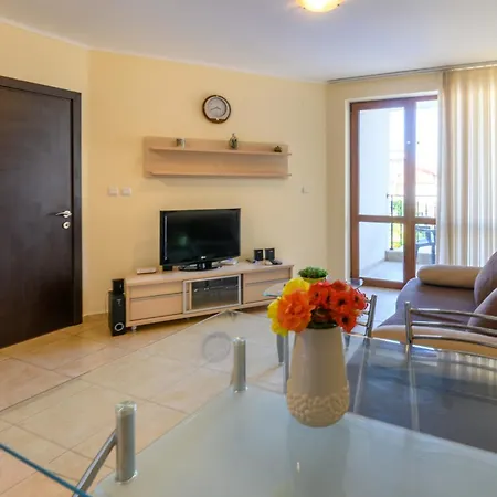 Apollon Apartment *