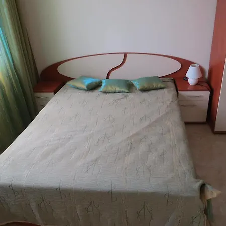 Apollon Apartment *