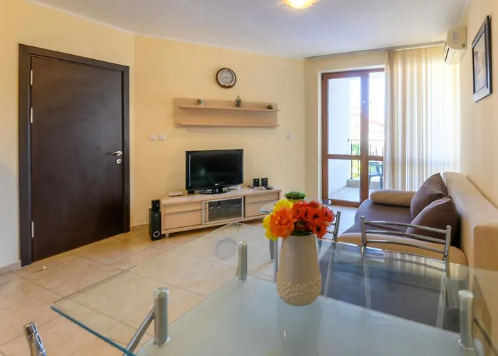 Apollon Apartment *